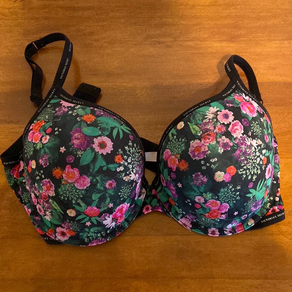 Victoria’s Secret tshirt full coverage push up bra